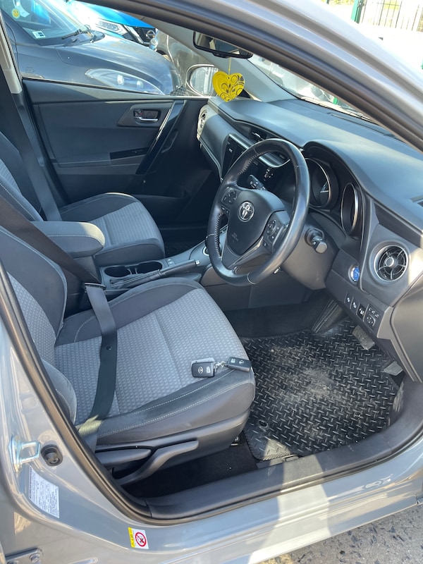 Used Toyota Auris 2018 for sale - 71092735: Photo 3