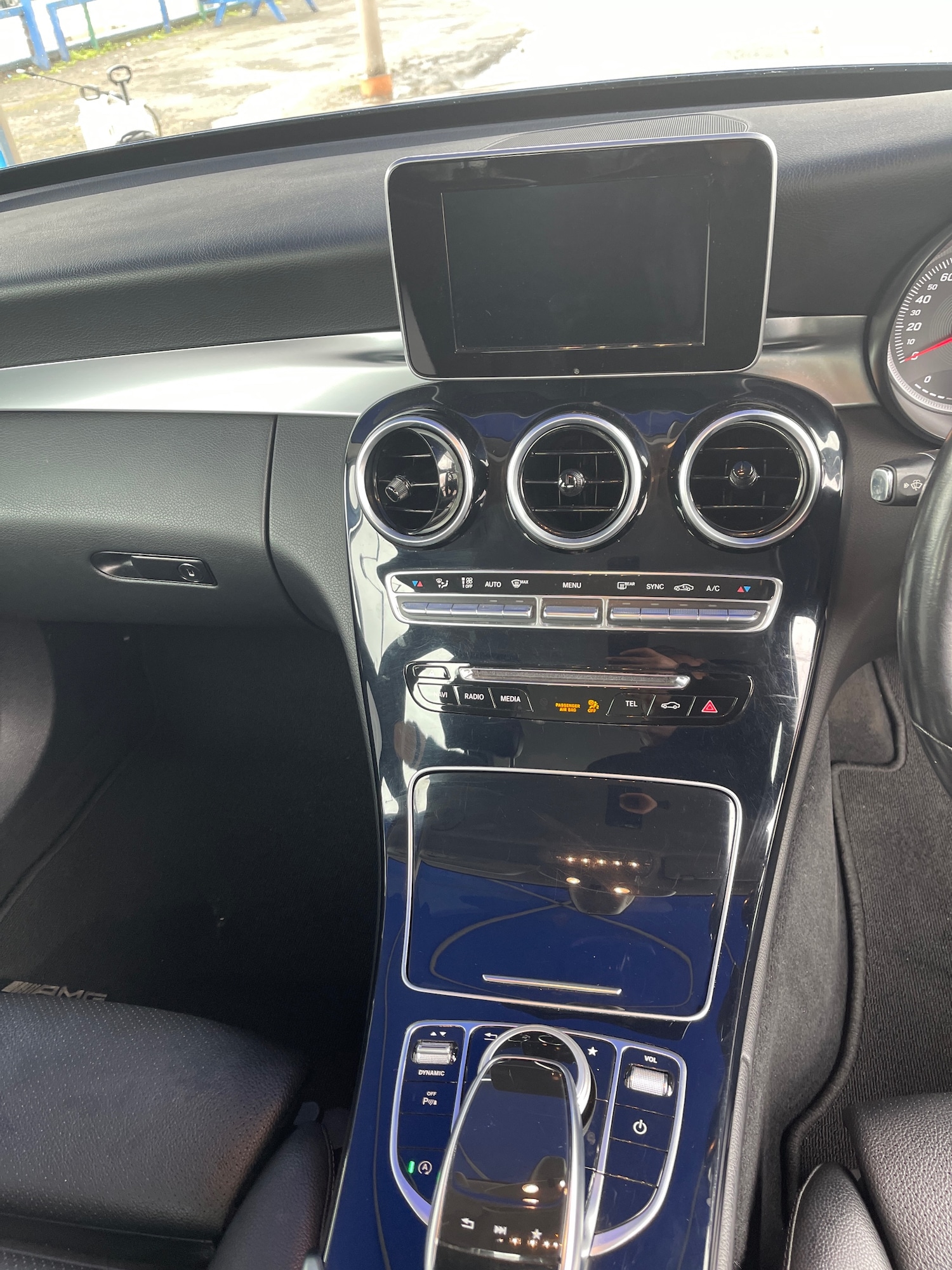 Used Mercedes-Benz C Class 2016 for sale - 77460505: Photo 2