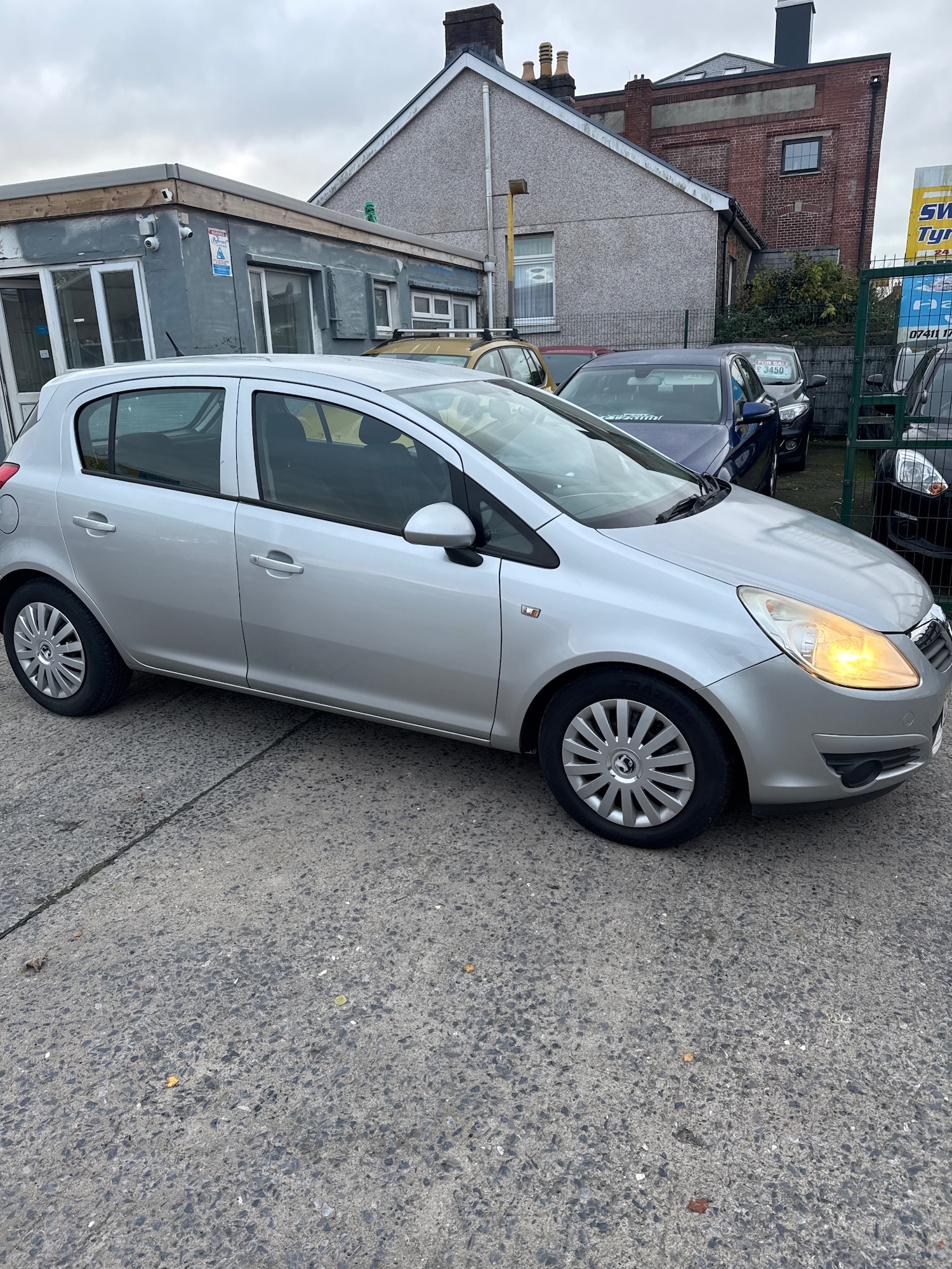 Used Vauxhall Corsa 2009 for sale - 76594508: Photo 2
