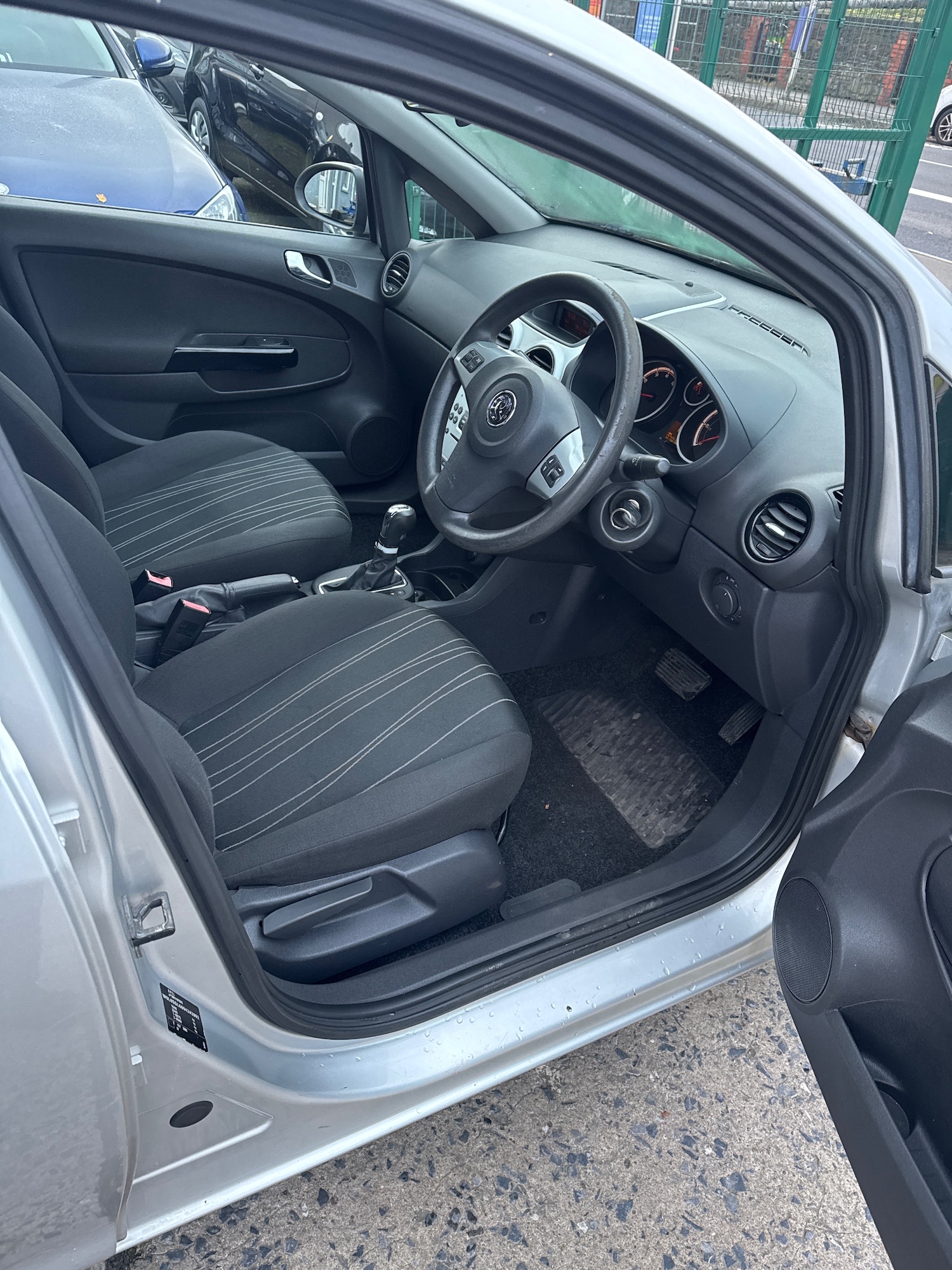 Used Vauxhall Corsa 2009 for sale - 76594508: Photo 3