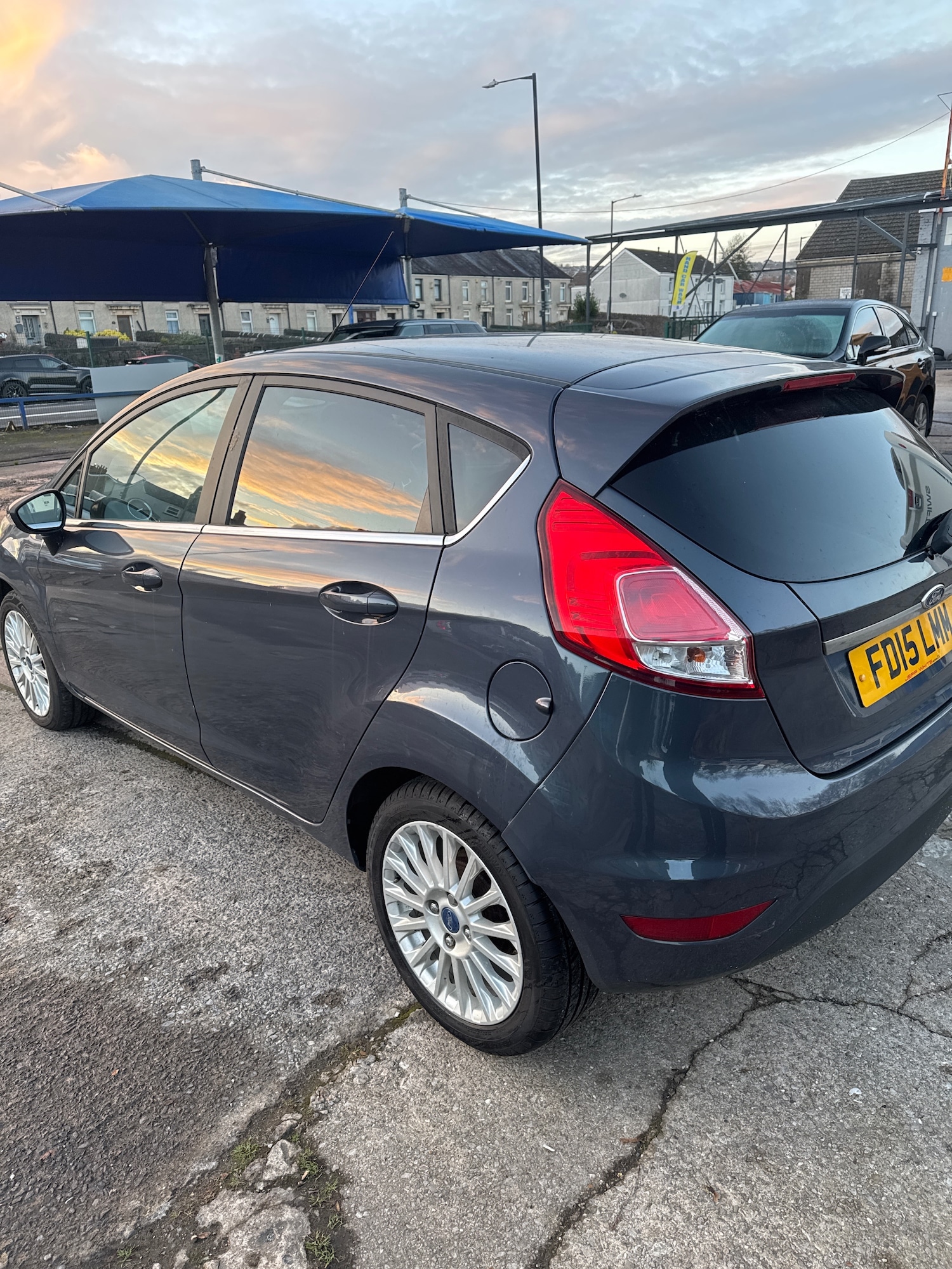 Used Ford Fiesta 2015 for sale - 76669897: Photo 2
