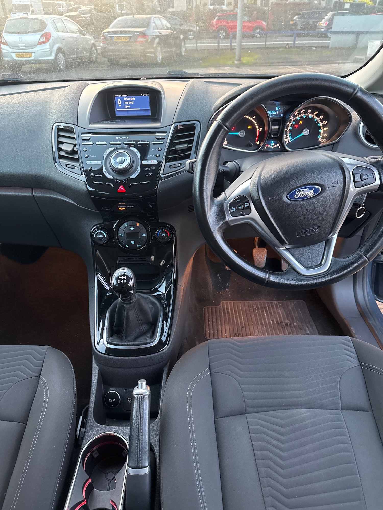 Used Ford Fiesta 2015 for sale - 76669897: Photo 3