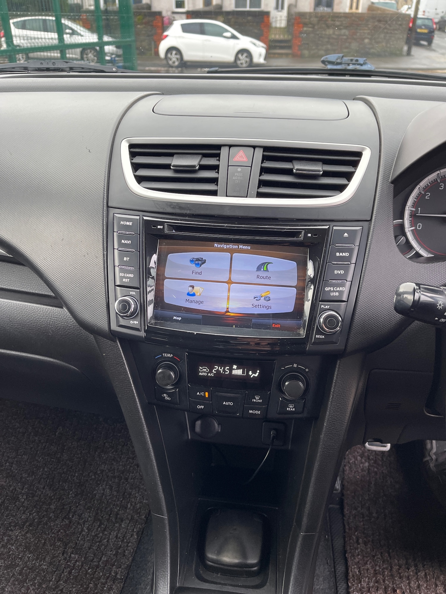 Used Suzuki Swift 2013 for sale - 77474892: Photo 9