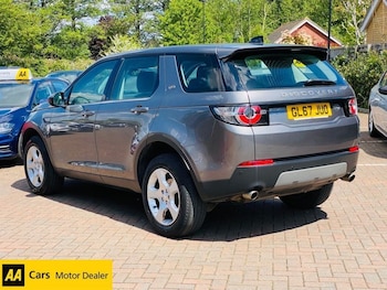 Used Land Rover Discovery Sport 2018 for sale - 76235354: Photo