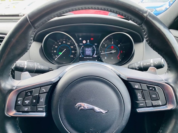 Used Jaguar XE 2017 for sale - 76173313: Photo 15