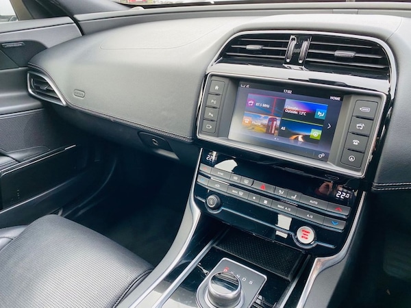Used Jaguar XE 2017 for sale - 76173313: Photo 20