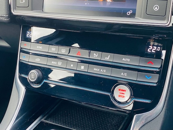 Used Jaguar XE 2017 for sale - 76173313: Photo 25