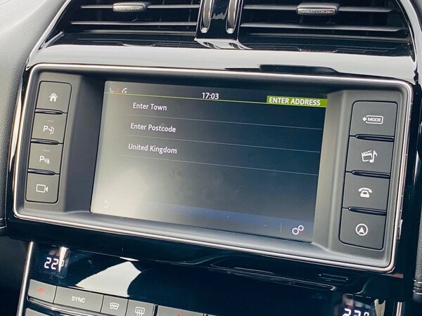 Used Jaguar XE 2017 for sale - 76173313: Photo 31