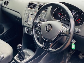 Used Volkswagen Polo 2016 for sale - 75896009: Photo 2