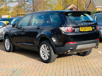 Used Land Rover Discovery Sport 2018 for sale - 76520473: Photo