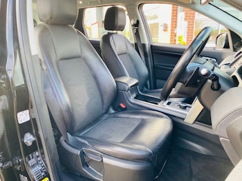 Used Land Rover Discovery Sport 2018 for sale - 76520473: Photo