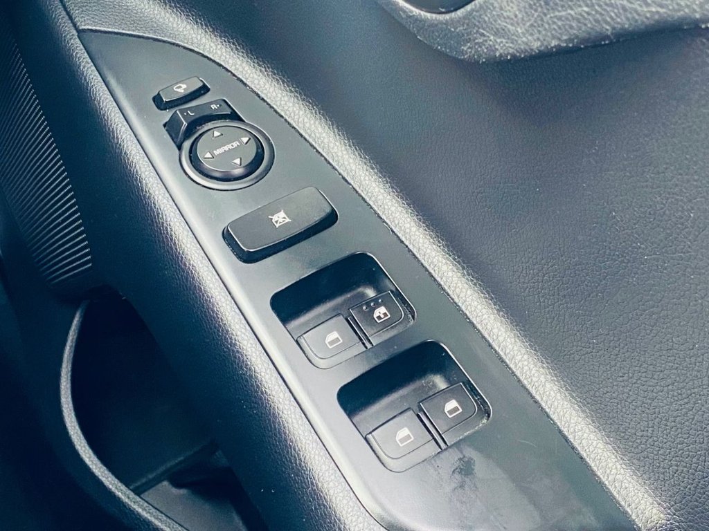 Used Kia Stonic 2018 for sale - 75985872: Photo 14