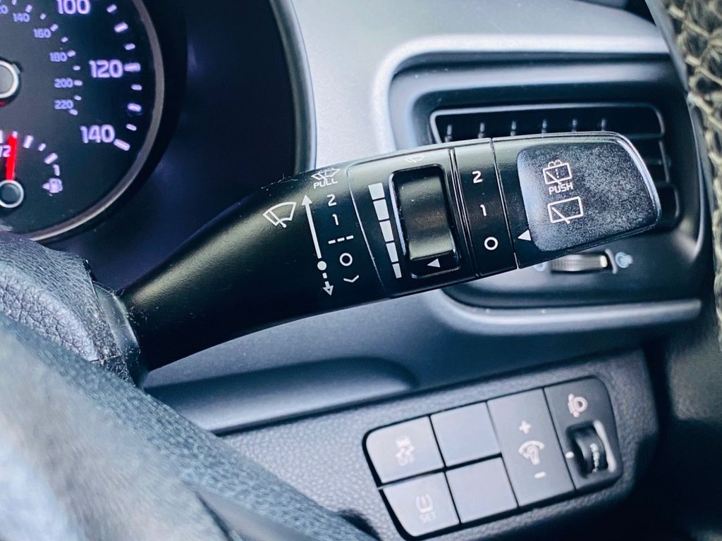 Used Kia Stonic 2018 for sale - 75985872: Photo 16