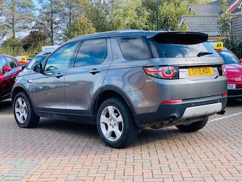 Used Land Rover Discovery Sport 2016 for sale - 76173304: Photo 3
