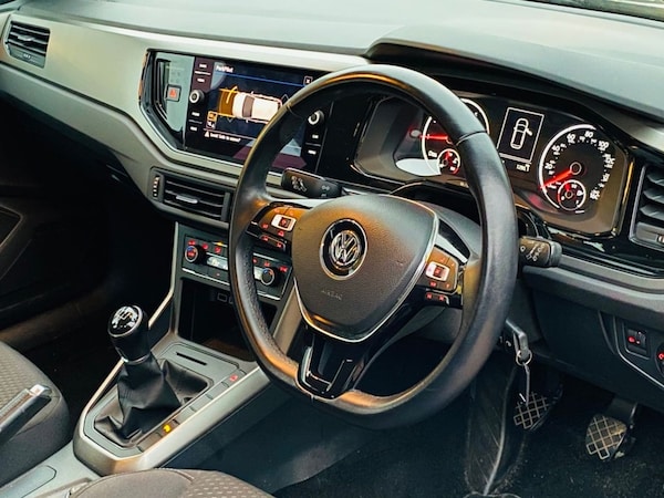 Used Volkswagen Polo 2018 for sale - 76223799: Photo 2