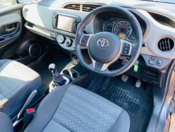 Used Toyota Yaris 2016 for sale - 75171690: Photo