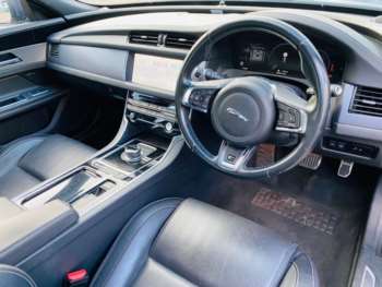Used Jaguar XF 2016 for sale - 74943058: Photo