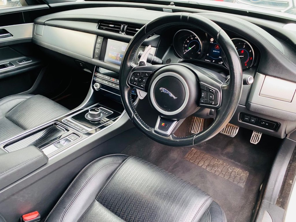 Used Jaguar XF 2016 for sale - 76092471: Photo 2