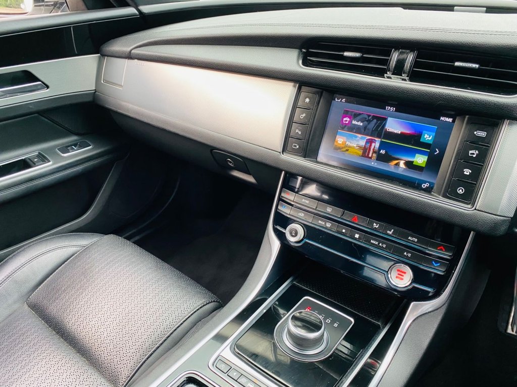 Used Jaguar XF 2016 for sale - 76092471: Photo 23