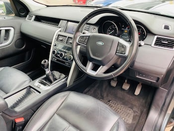 Used Land Rover Discovery Sport 2017 for sale - 75403310: Photo