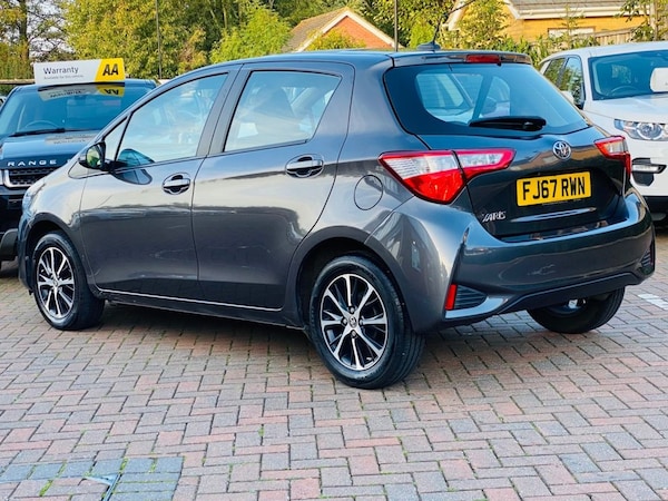 Used Toyota Yaris 2018 for sale - 76080470: Photo 3