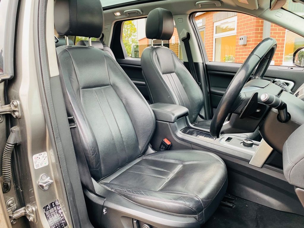 Used Land Rover Discovery Sport 2017 for sale - 76385863: Photo 4