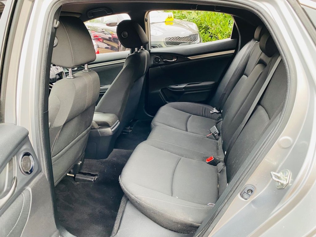 Used Honda Civic 2018 for sale - 76173258: Photo 10