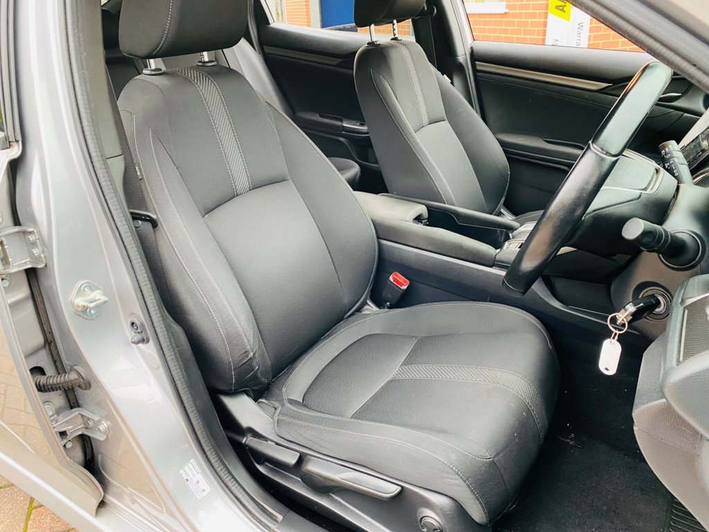 Used Honda Civic 2018 for sale - 76173258: Photo 4