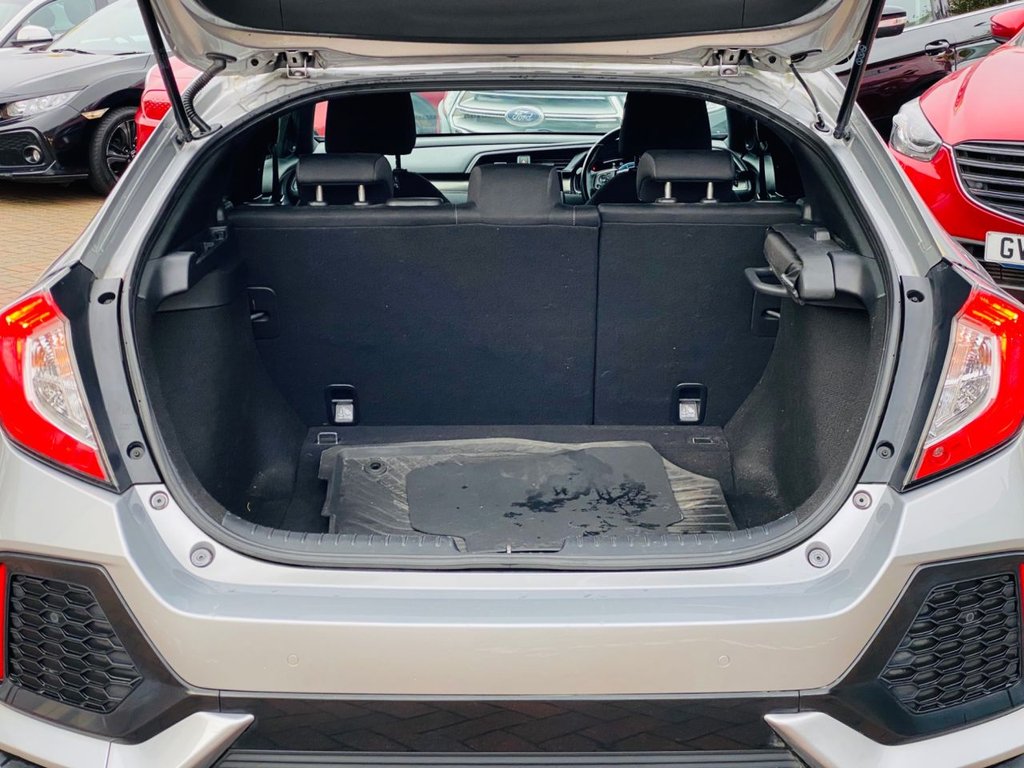 Used Honda Civic 2018 for sale - 76173258: Photo 8
