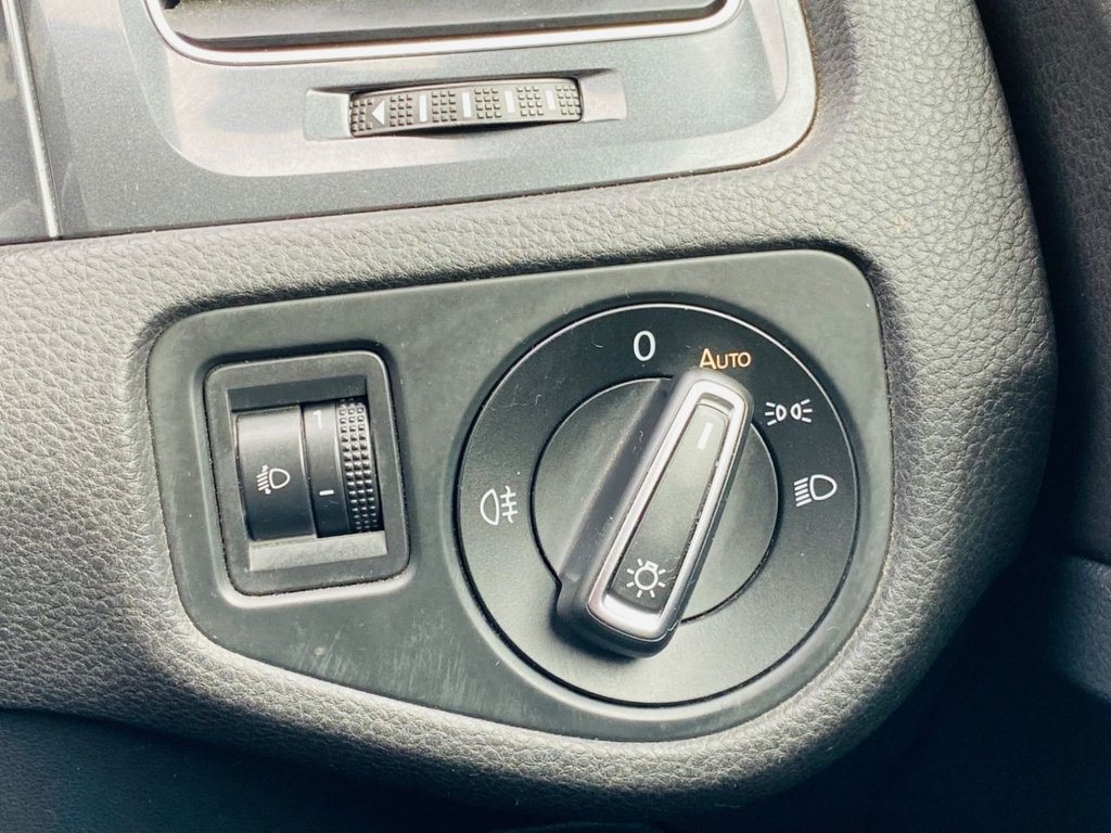 Used Volkswagen Golf 2017 for sale - 76385866: Photo 23