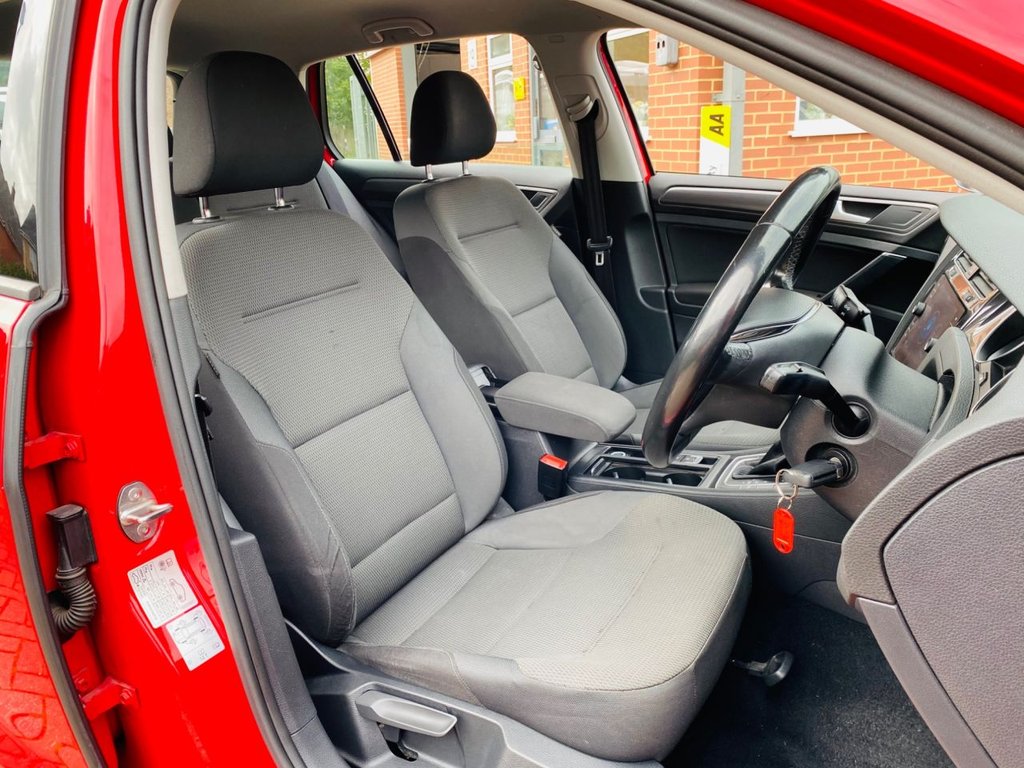 Used Volkswagen Golf 2017 for sale - 76385866: Photo 4