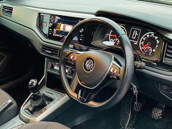 Used Volkswagen Polo 2018 for sale - 76520790: Photo