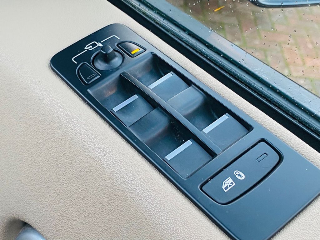 Used Land Rover Discovery Sport 2018 for sale - 76535721: Photo 28