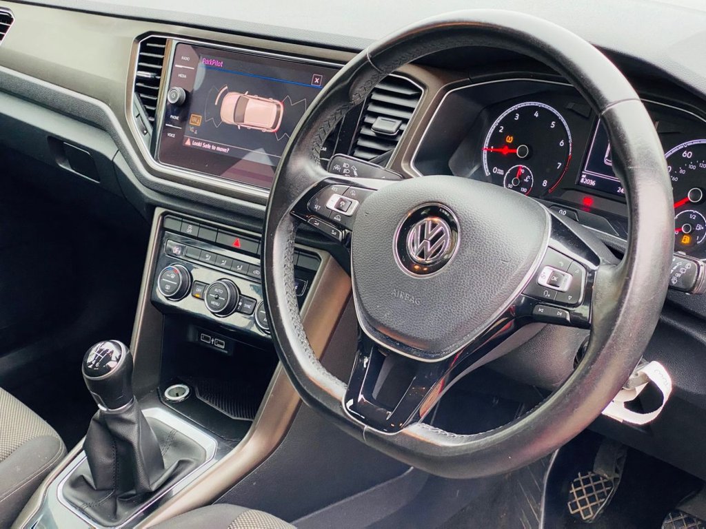 Used Volkswagen T-Roc 2018 for sale - 76223792: Photo 2