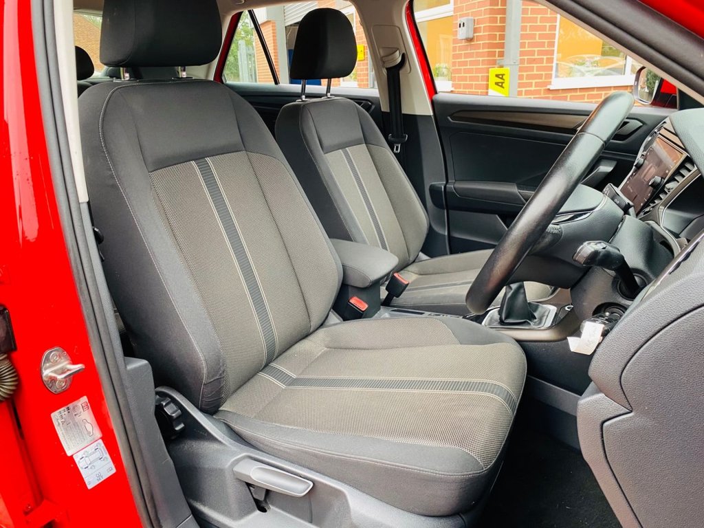 Used Volkswagen T-Roc 2018 for sale - 76223792: Photo 4