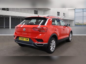 Used Volkswagen T-Roc 2018 for sale - 76223792: Photo 4
