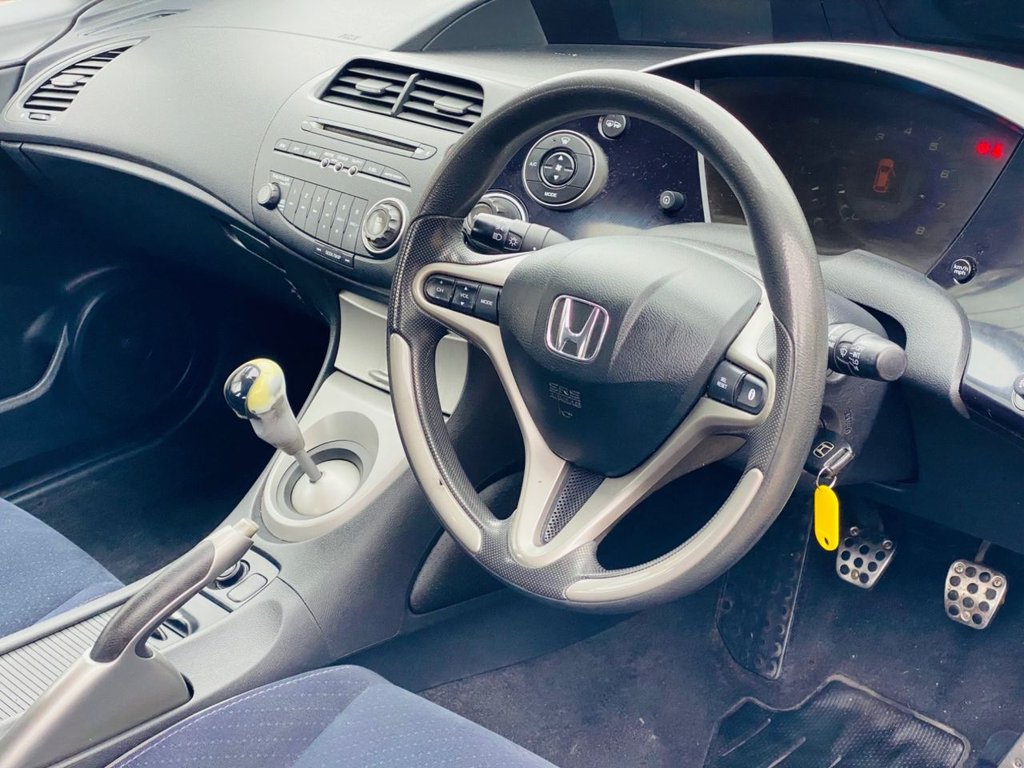 Used Honda Civic 2007 for sale - 76346031: Photo 2