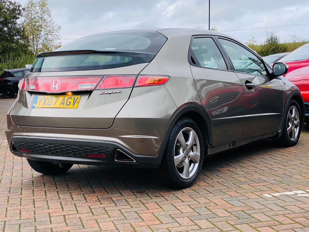 Used Honda Civic 2007 for sale - 76346031: Photo 7