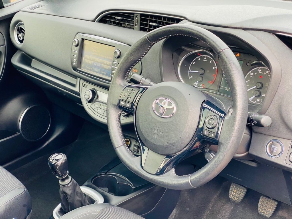 Used Toyota Yaris 2017 for sale - 76439425: Photo 2