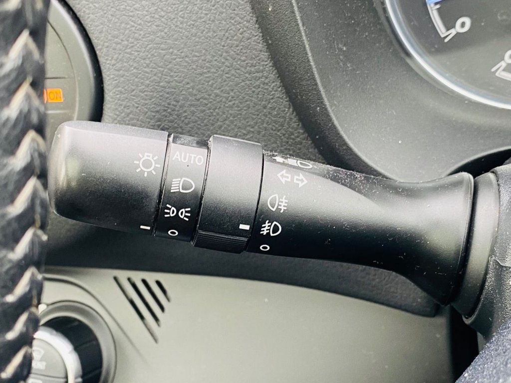 Used Toyota Yaris 2017 for sale - 76439425: Photo 21