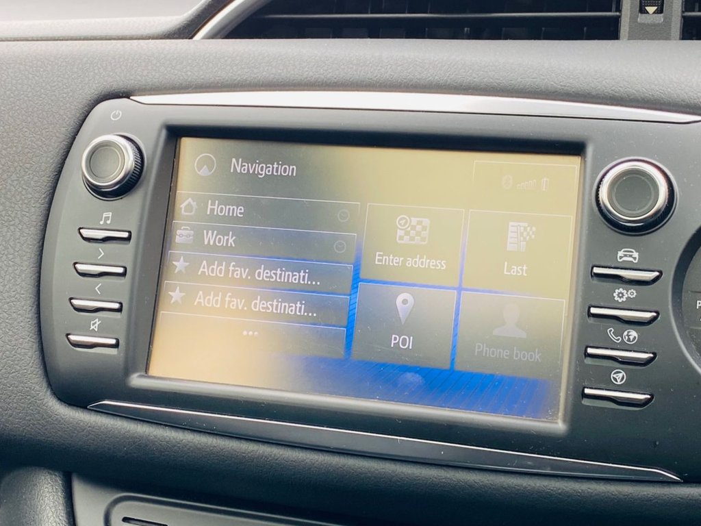 Used Toyota Yaris 2017 for sale - 76439425: Photo 31