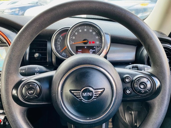 Used MINI Hatch 2018 for sale - 76080529: Photo 13