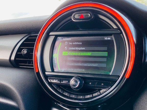 Used MINI Hatch 2018 for sale - 76080529: Photo 30
