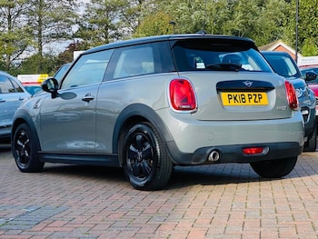 Used MINI Hatch 2018 for sale - 76080529: Photo 3