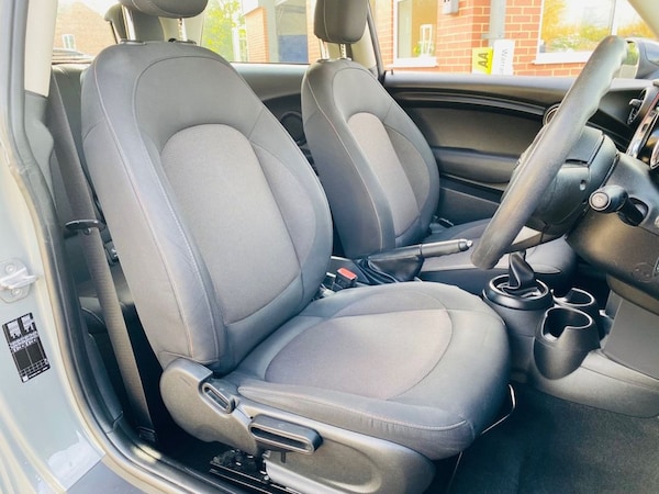 Used MINI Hatch 2018 for sale - 76080529: Photo 4