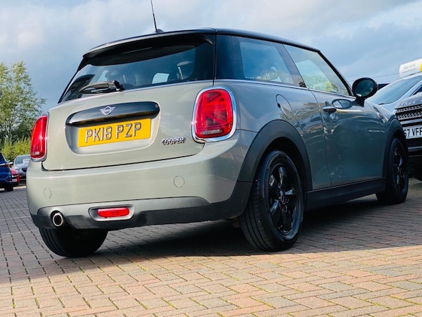 Used MINI Hatch 2018 for sale - 76080529: Photo 9