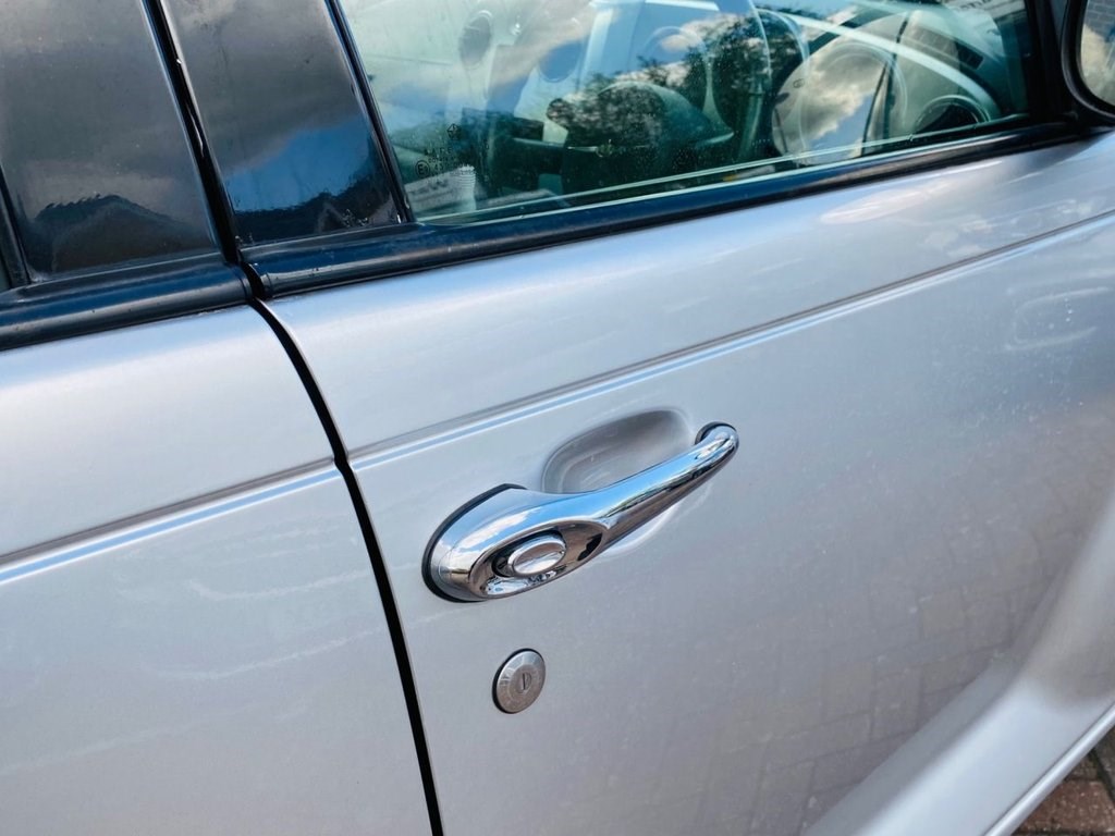 Chrysler PT Cruiser 2007 (07) - 2.4 Touring Hatchback 5dr Petrol Manual (223 g/km, 141 bhp) - Image 16