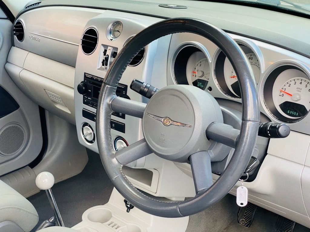 Chrysler PT Cruiser 2007 (07) - 2.4 Touring Hatchback 5dr Petrol Manual (223 g/km, 141 bhp) - Image 2