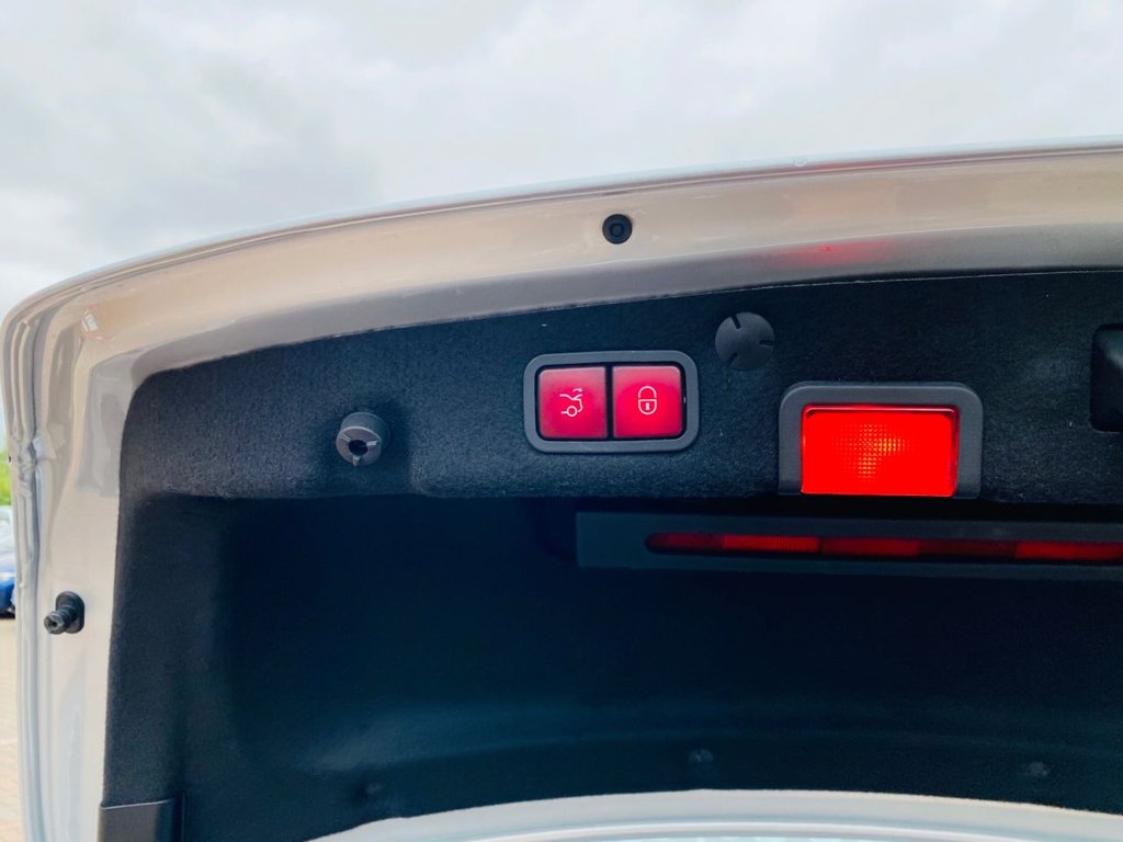 Used Mercedes-Benz C Class 2015 for sale - 76665646: Photo 16