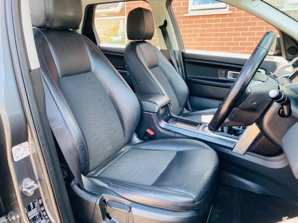 Used Land Rover Discovery Sport 2018 for sale - 76632070: Photo 4